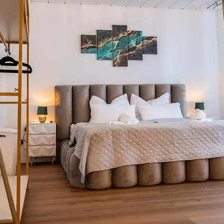 Boutique Living L Modern, Zentral & Altstadtnah Apartment Monchengladbach
